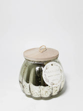 White Pumpkin 18 oz scented candle