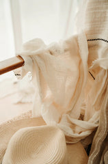 Cashmere & Linen 12 oz scented candle